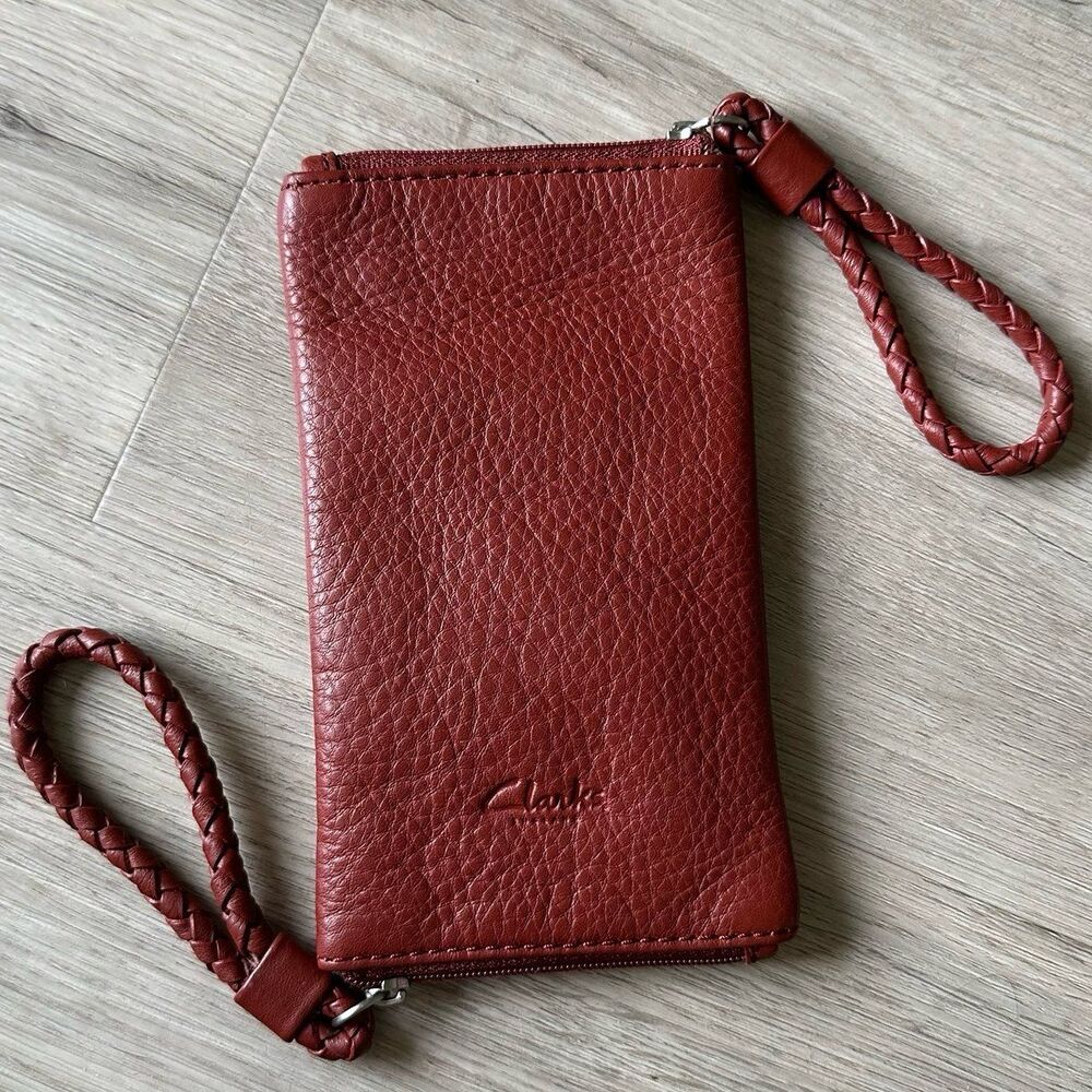 Clark’s Cognac Pebble Leather Zipper Pouch Eyewear Wristlet 2 Ends Braided Pulls